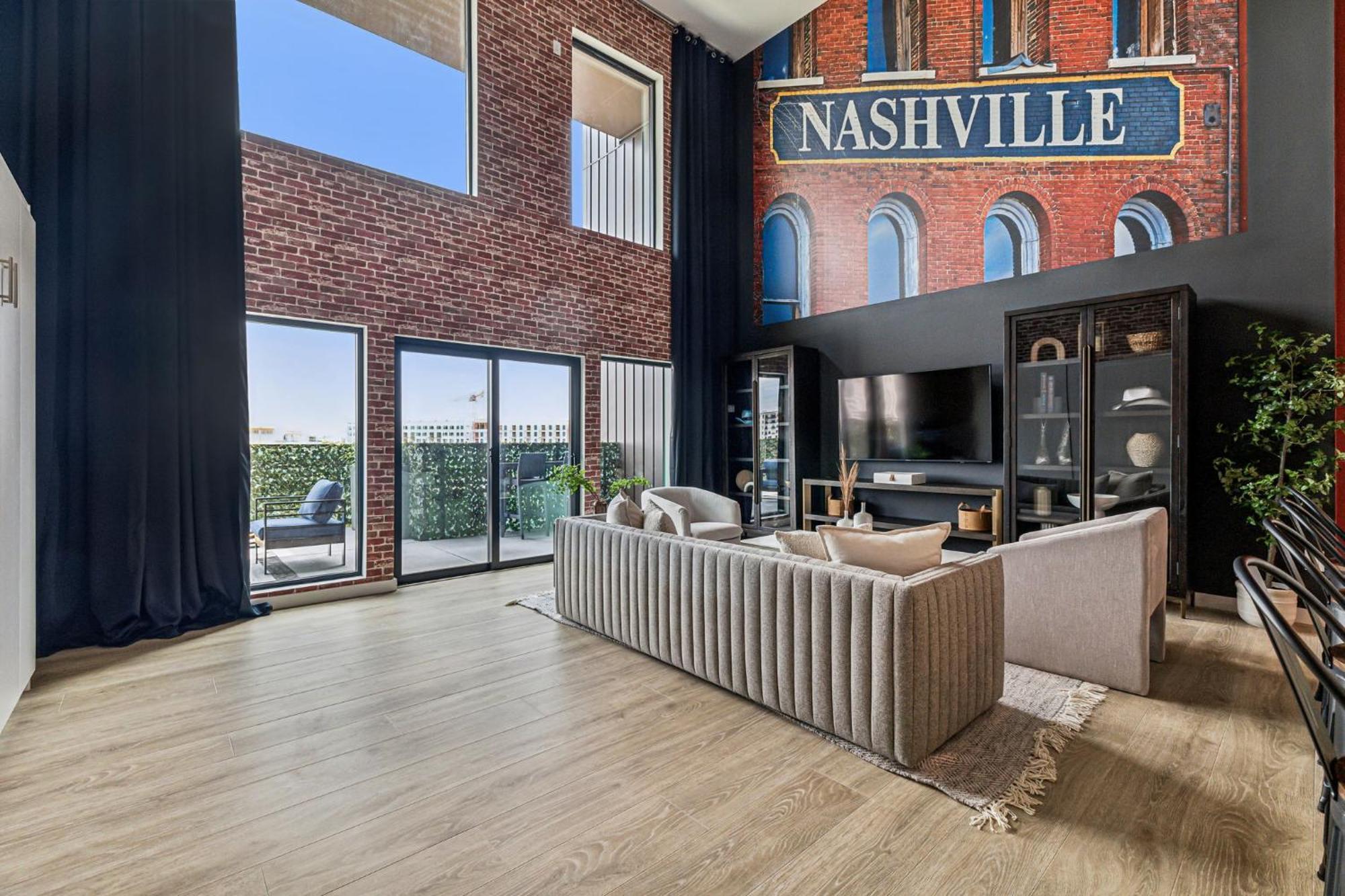 Apartment Grand Ole Nashville- Walk To Broadway & Honky Tonks! *