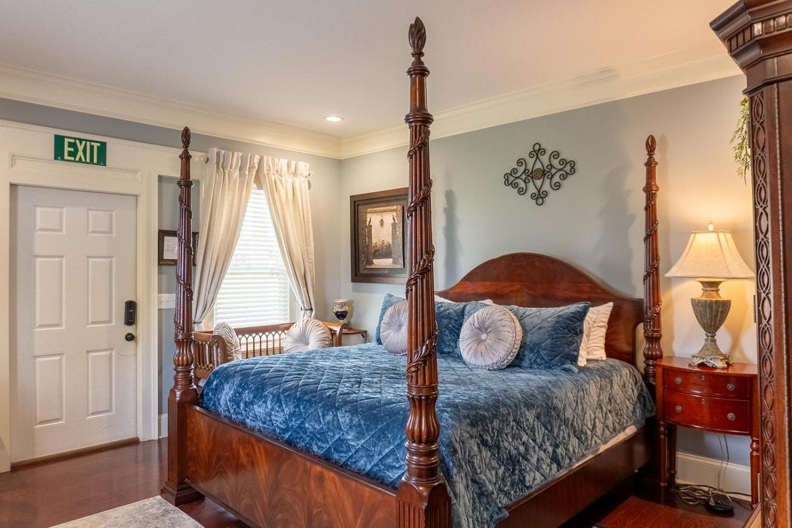 Belle Air Mansion And Bed & Breakfast