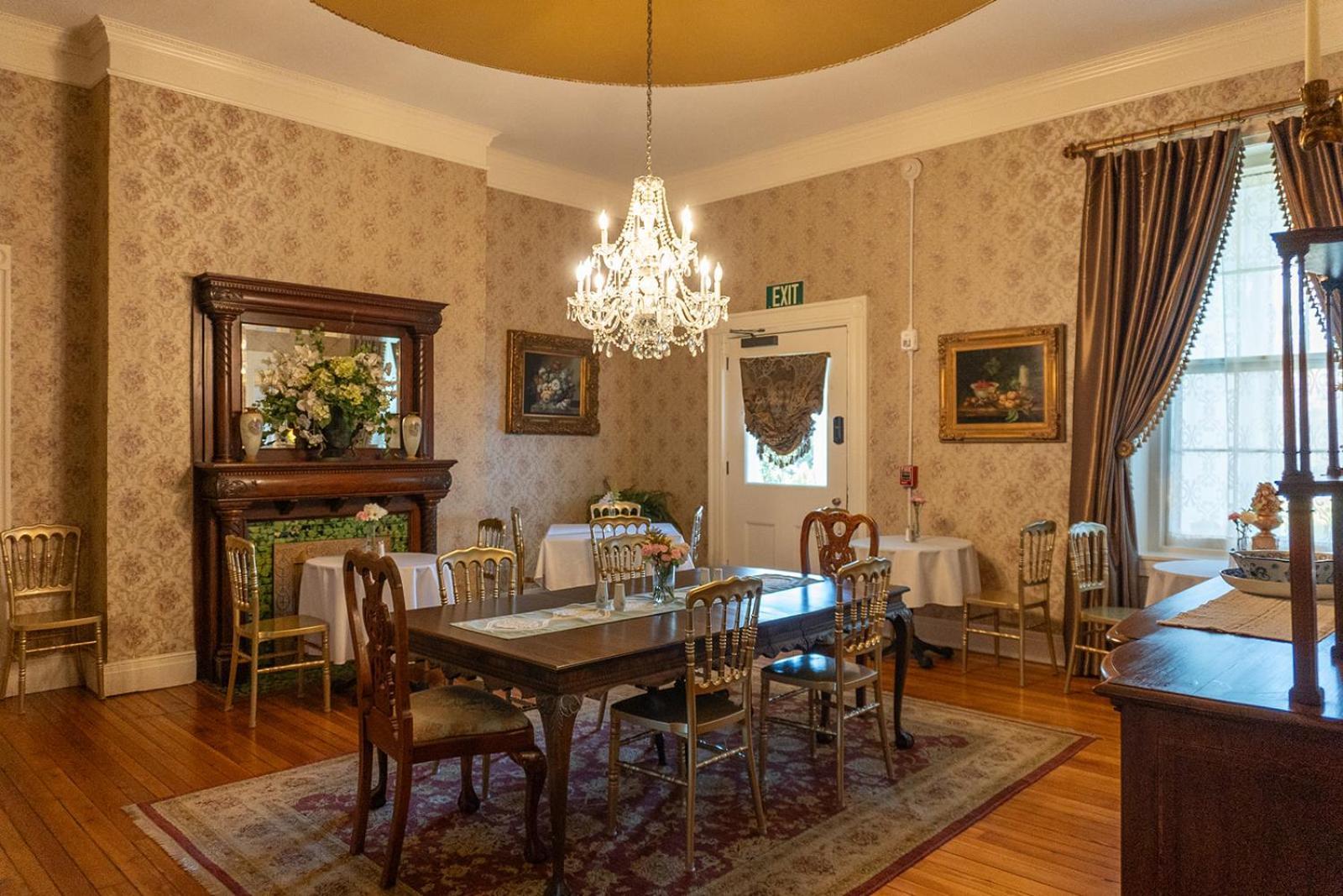 Belle Air Mansion And Bed & Breakfast