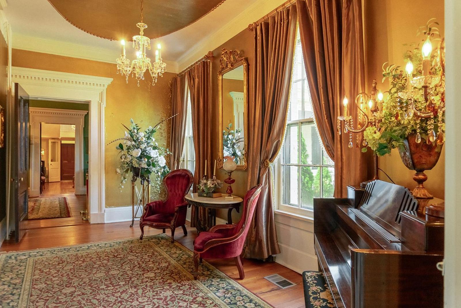 Bed & Breakfast Belle Air Mansion And 4*