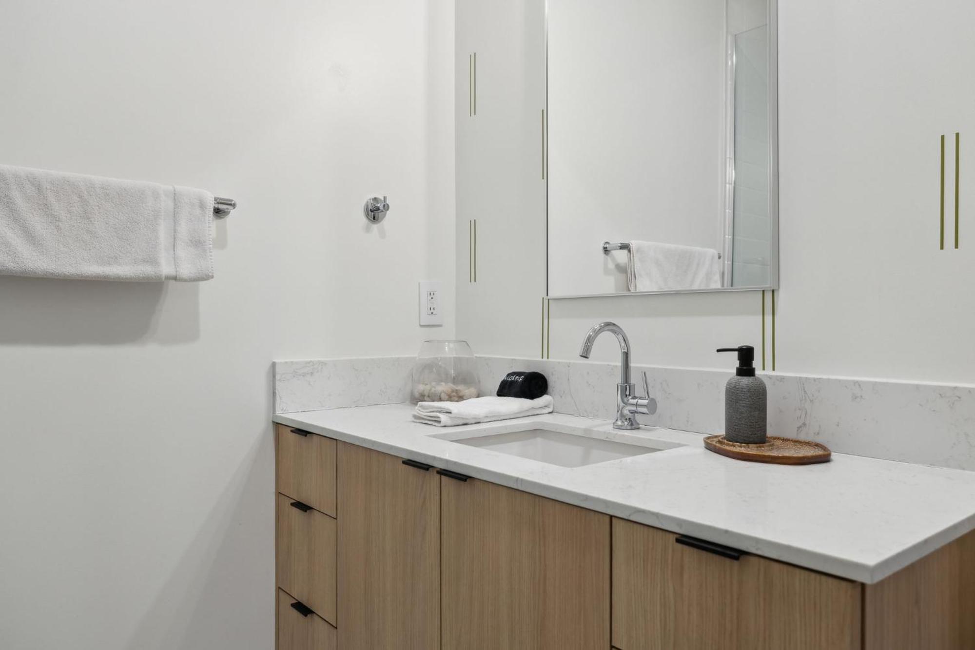 Beverly Nash In Music Walk To Broadway Nashville