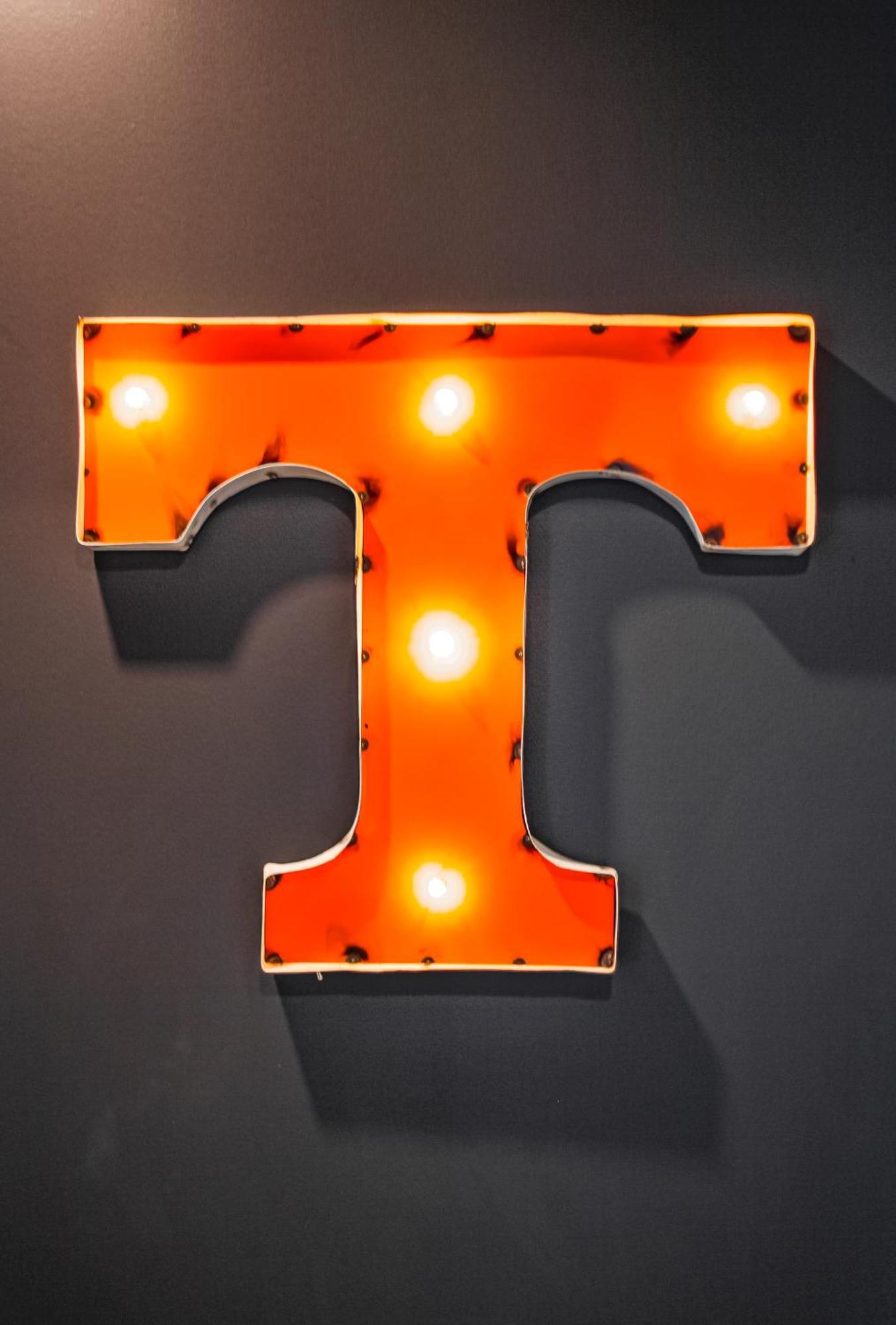 Apartment The Wallen Downtown Walk To Broadway, Parking, Heated Pool, Gym