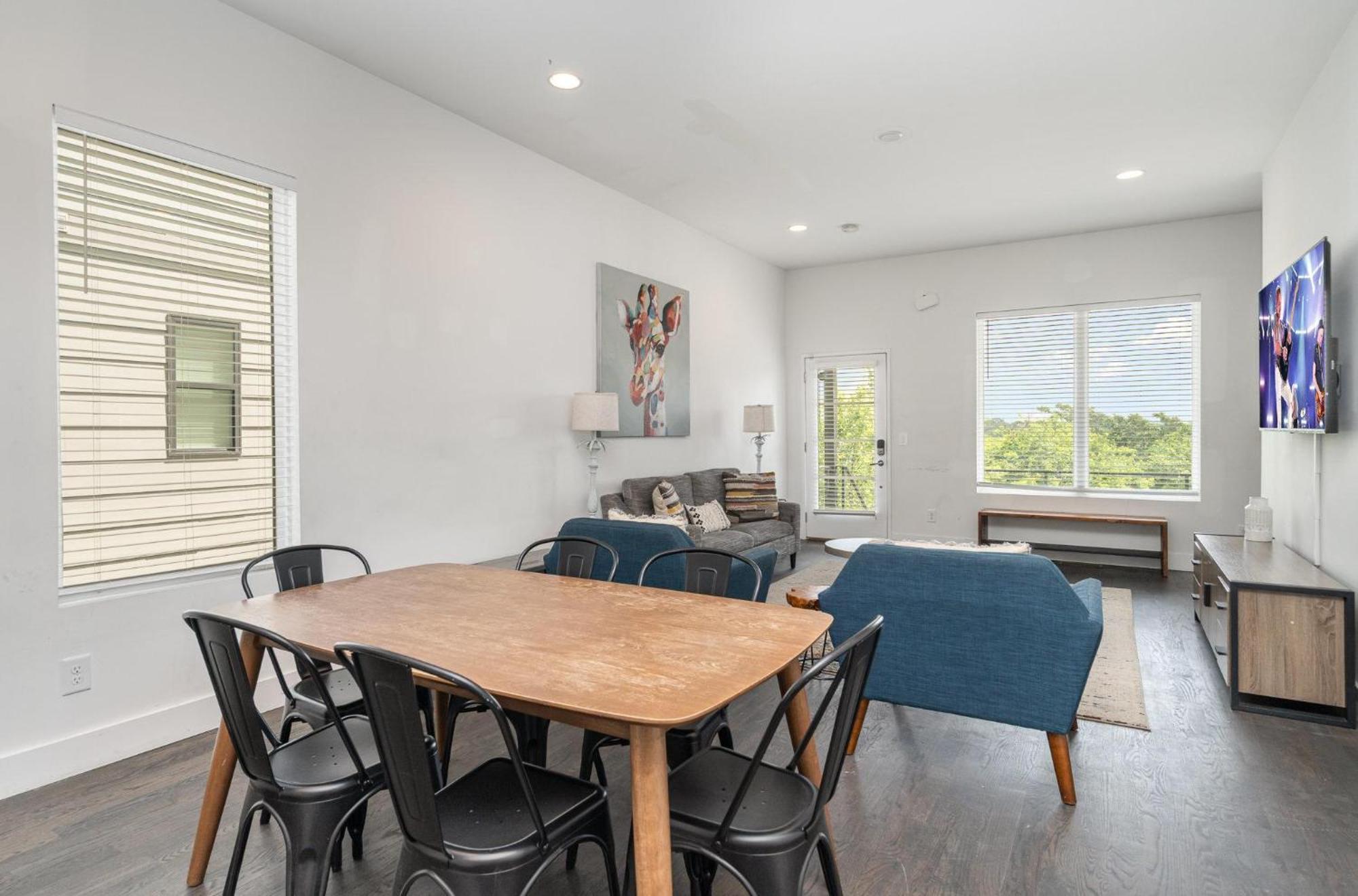 Hurst House - 4 Stylish Homes - Mins To Germantown Holiday home