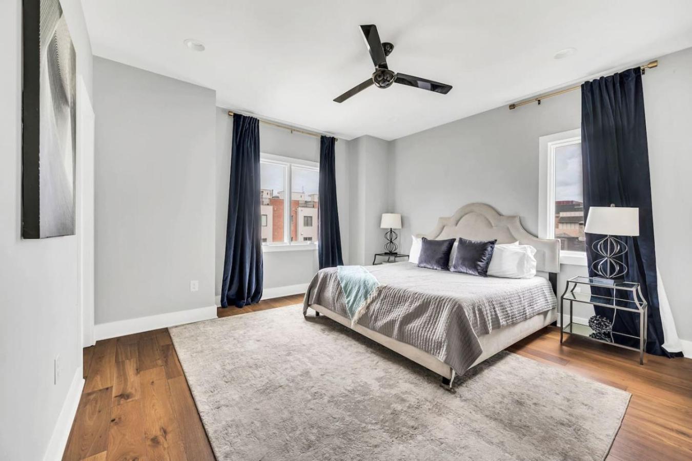 Holiday home Luxury And Spacious With Private Garage And Fire Pit