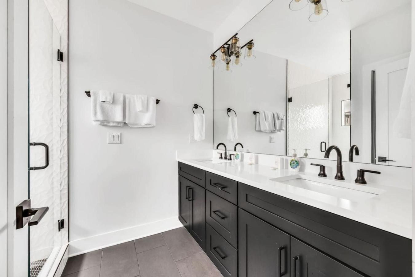 Holiday home Luxury And Spacious With Private Garage And Fire Pit Nashville