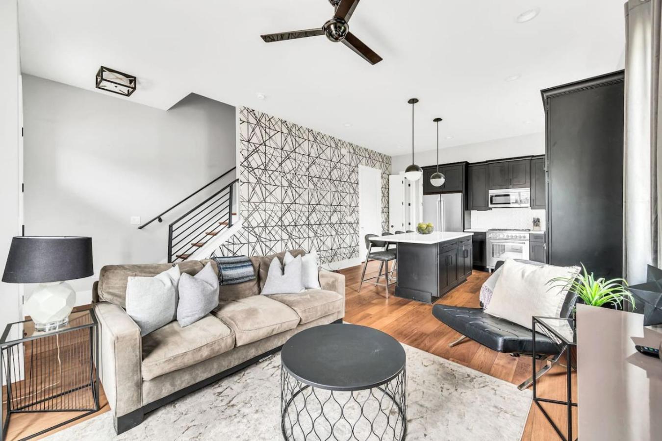 Luxury And Spacious With Private Garage And Fire Pit Holiday home