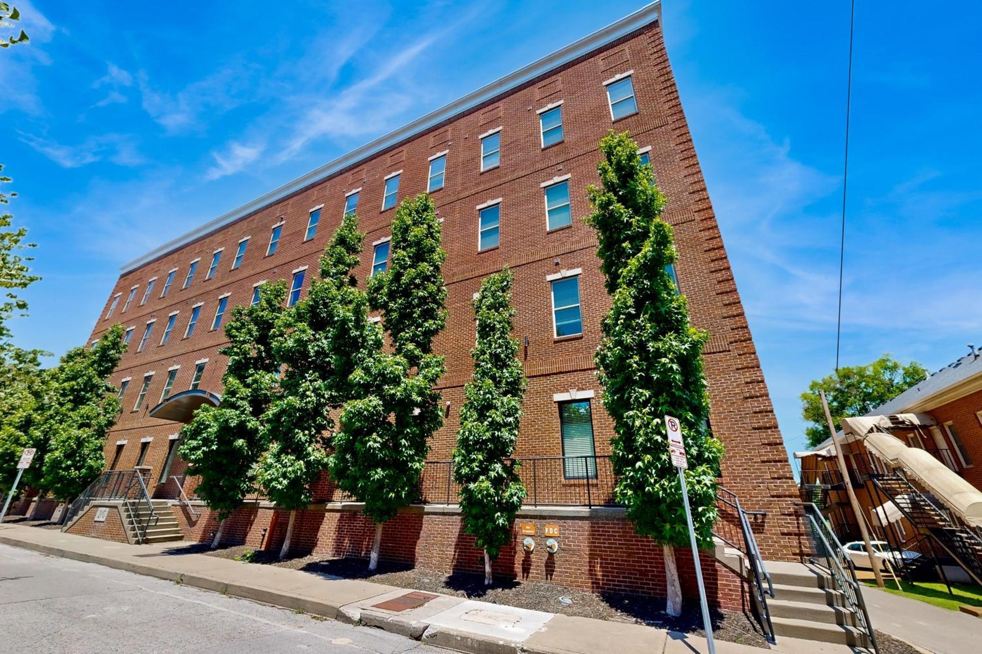 Apartment Lofts On 30th Ave