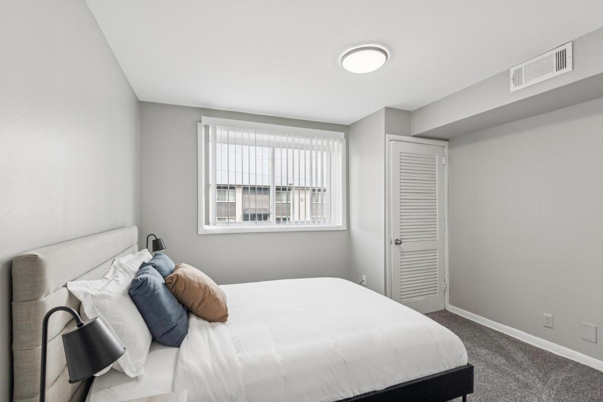 Avery D4 I Spacious 2 Bed 1 Bath *