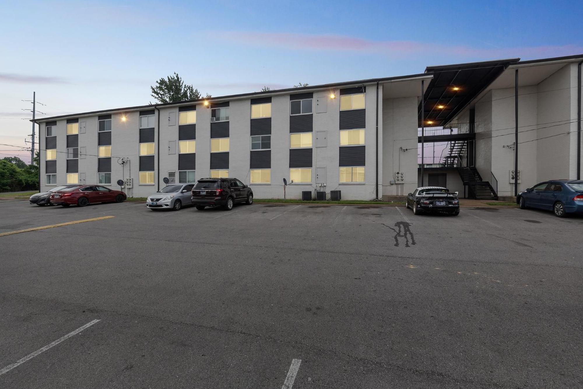 Apartment Avery D4 I Spacious 2 Bed 1 Bath *