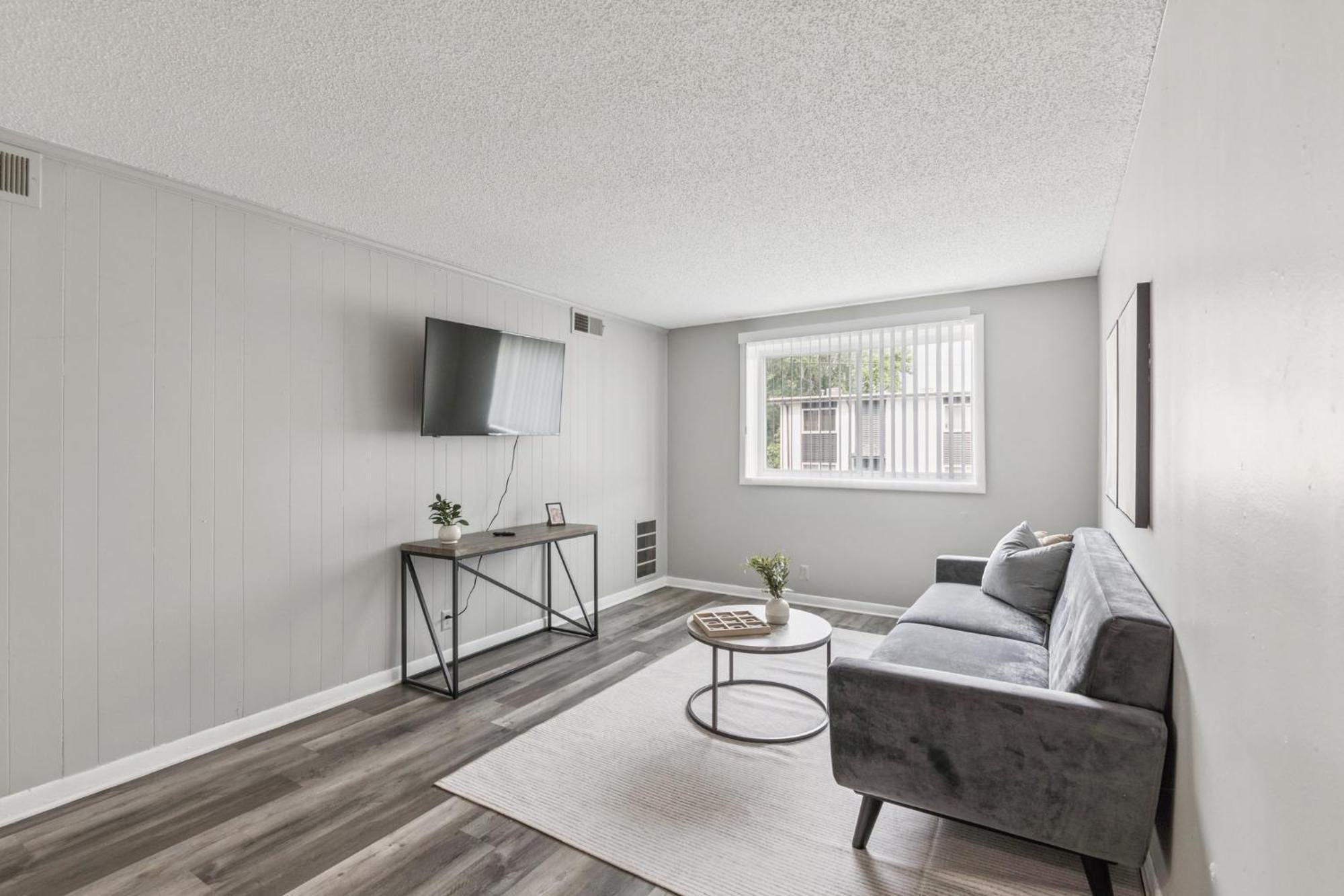 Avery D4 I Spacious 2 Bed 1 Bath *