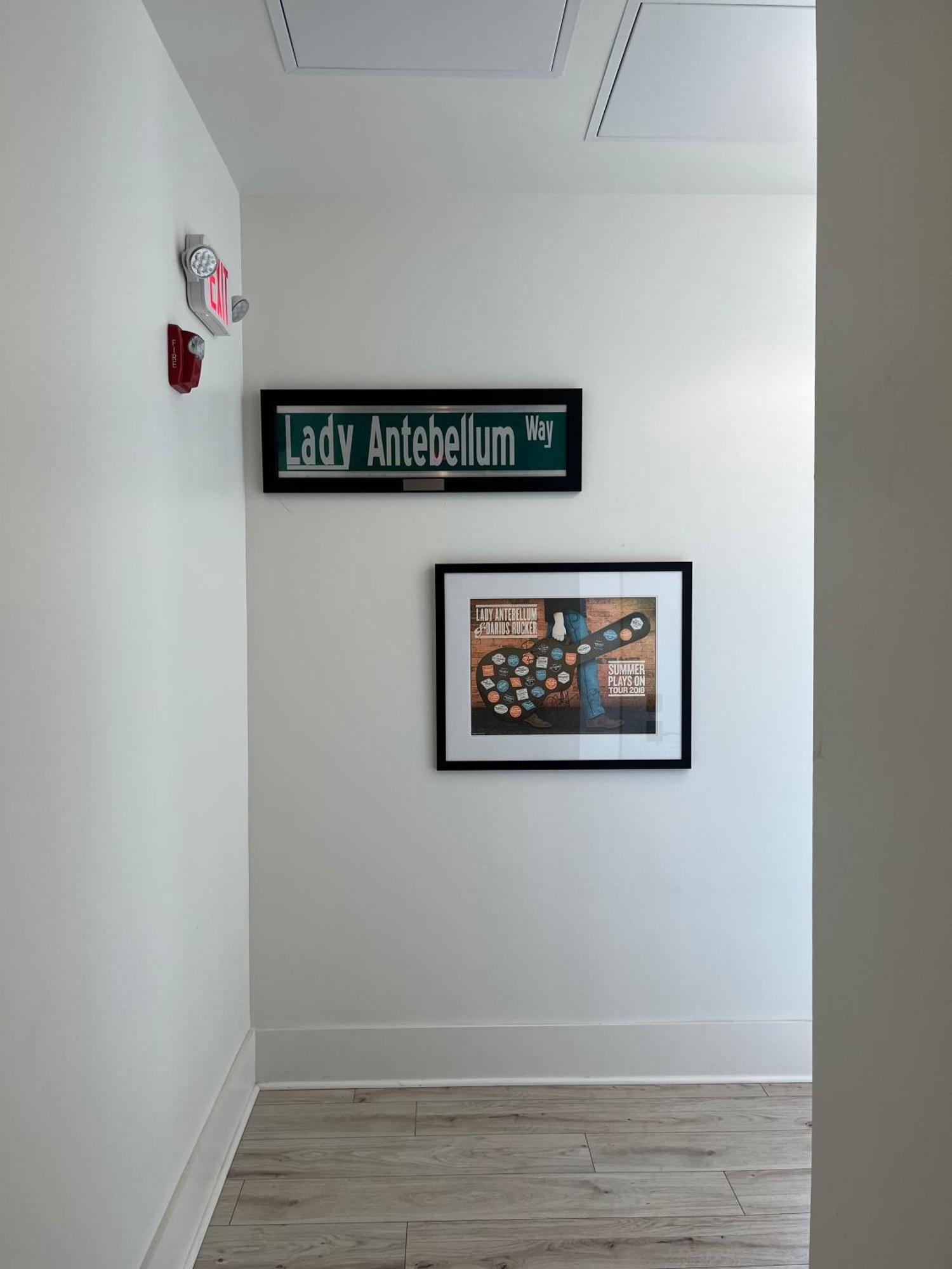 Legends Row By Maddox Apartment