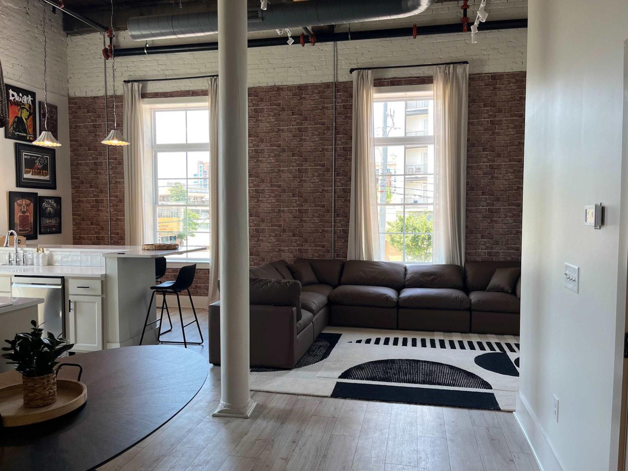 Legends Row By Maddox Apartment *