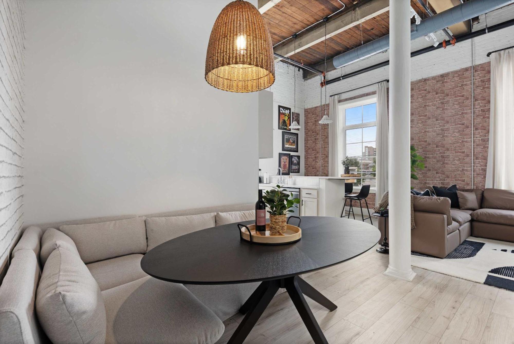 Legends Row By Maddox Apartment