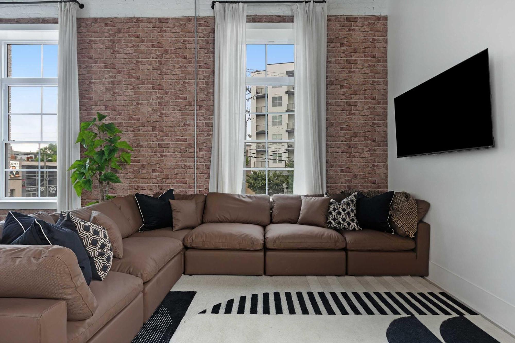 Legends Row By Maddox Apartment