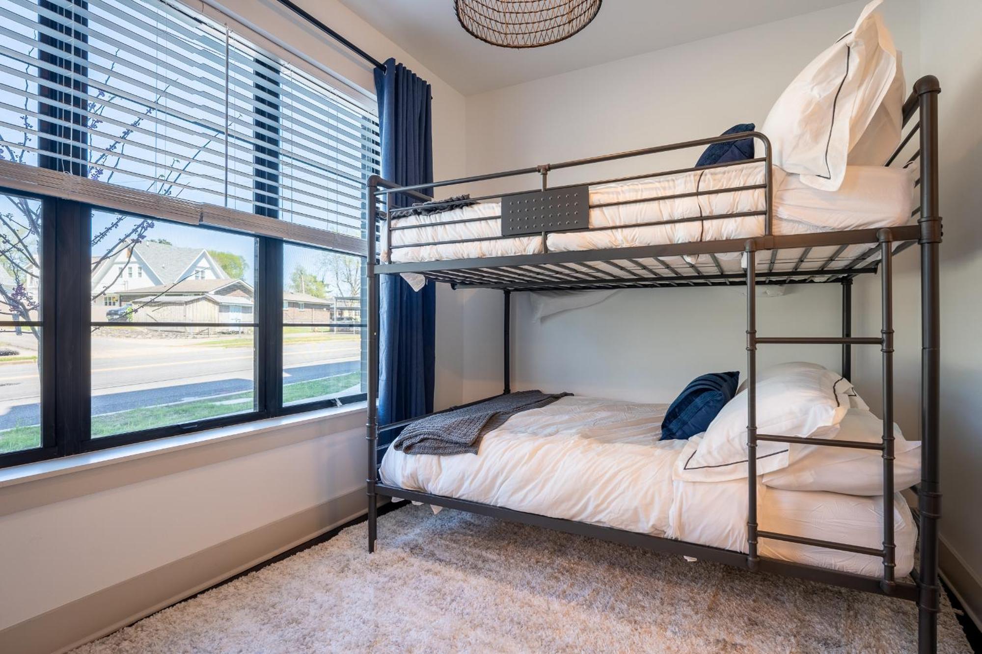 Holiday home The Jailhouse Rock By Local *