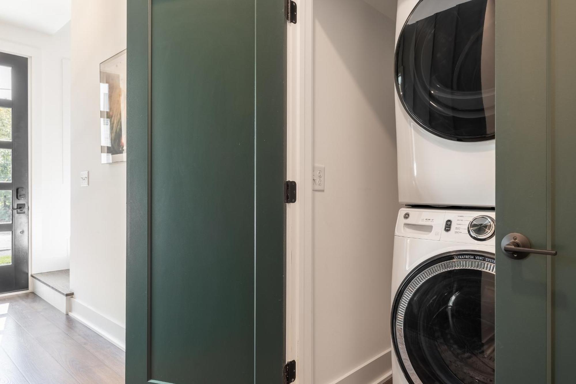 Hank At The Lucy By Local