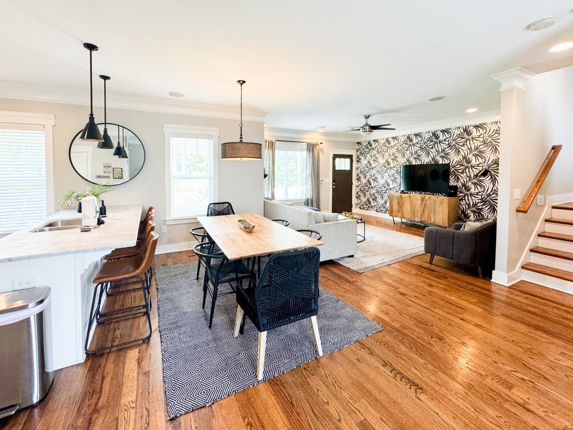 Belmont And Broadway Great For Groups Nashville