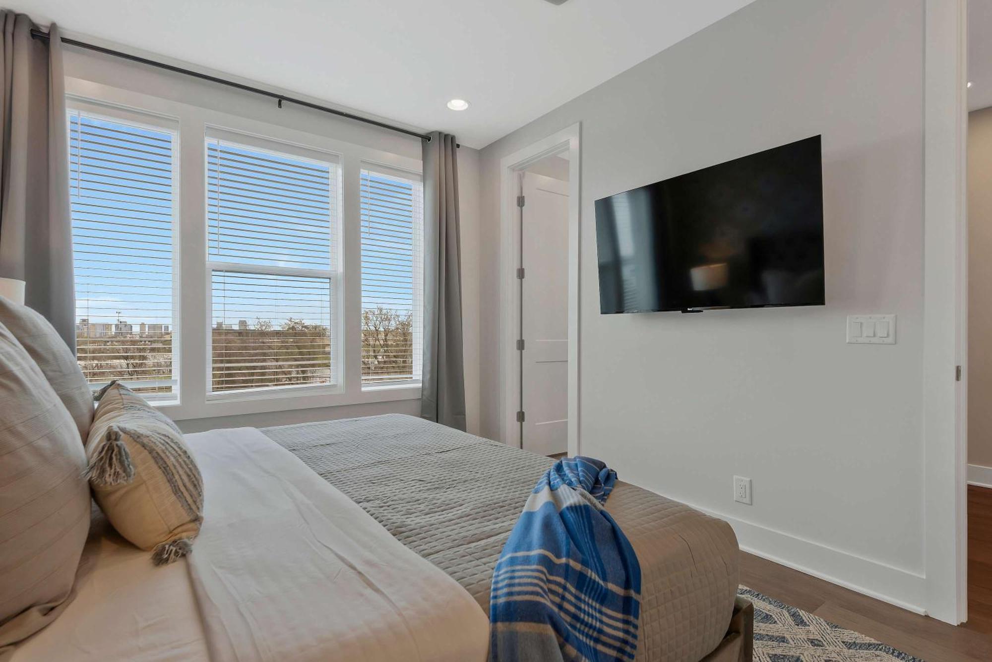 Luxe Music Show House Walk To Geodis Park Holiday home *