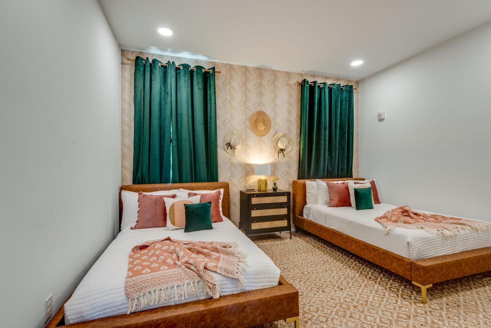 Holiday home Luxury 2-bd, 2-bth Downtown Riverfront, Park Free Nashville