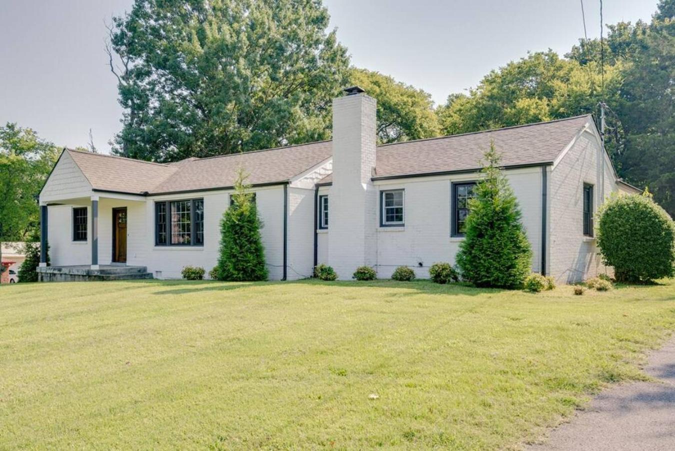 Nashville's Music House, Dolly Approved! Nashville