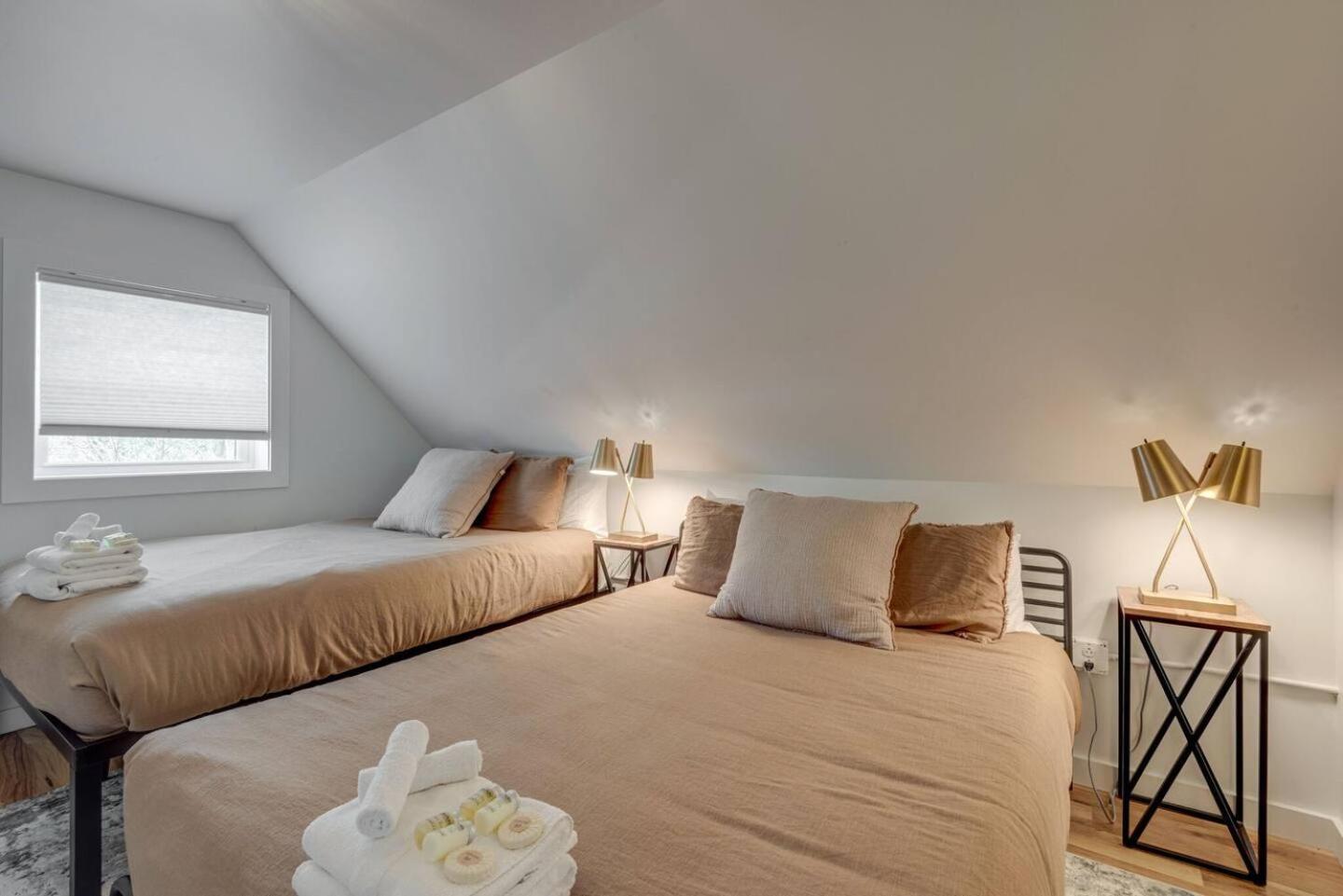 Bougie Squirrel Glam Pad Nashville