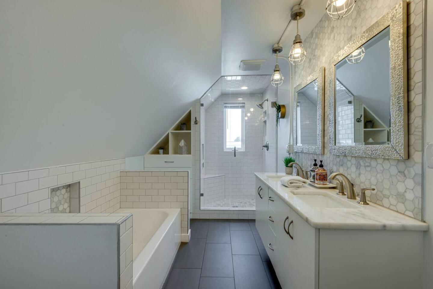 Bougie Squirrel Glam Pad * Nashville