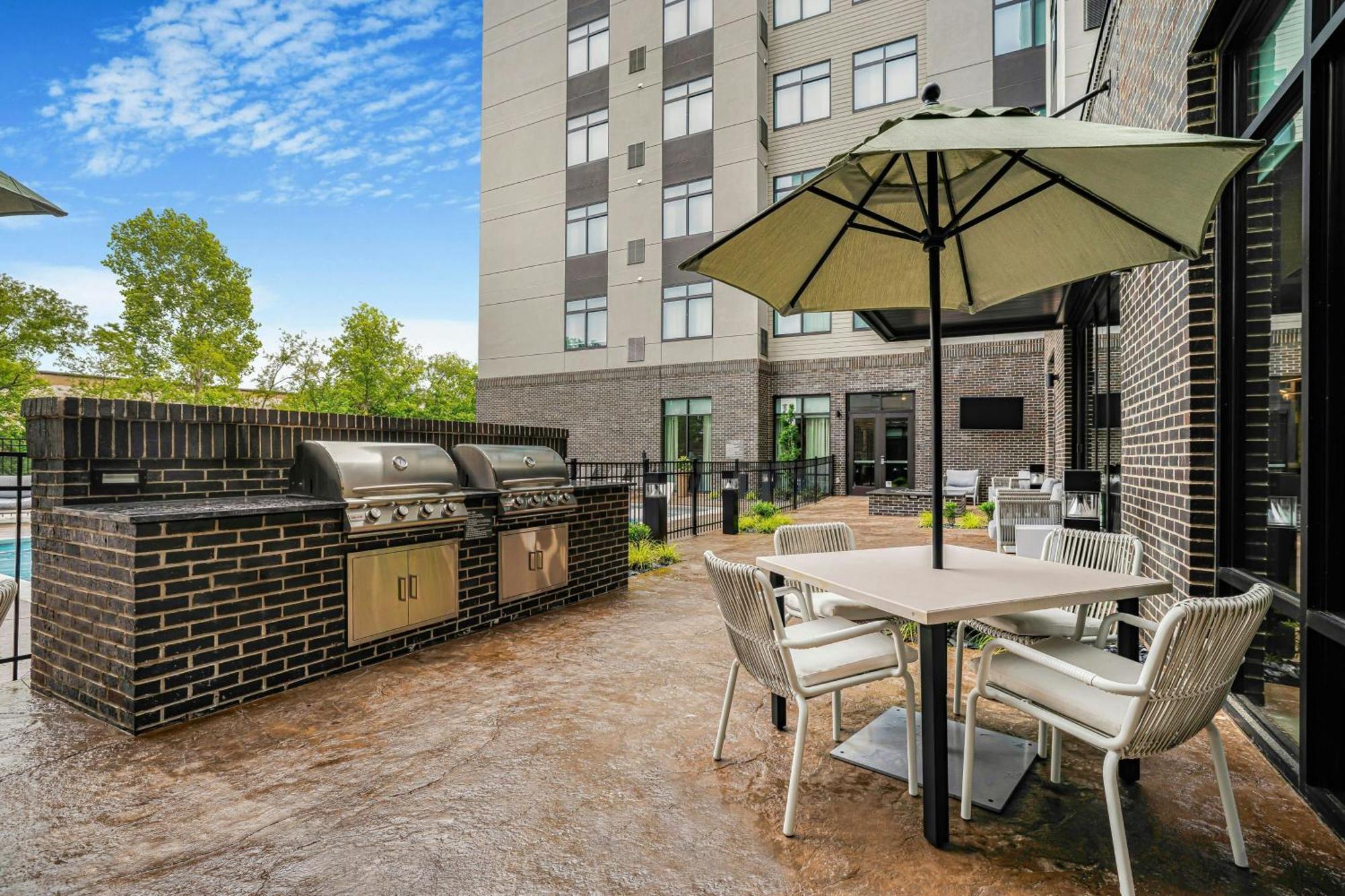 Hotel By Marriott Metro Center *