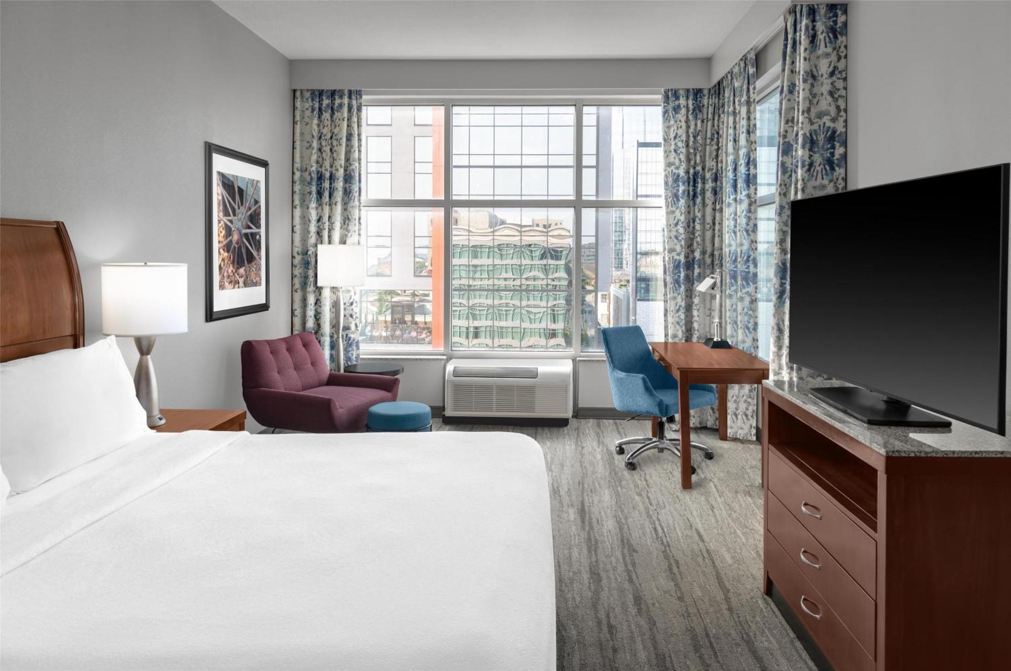 Hilton Garden Downtown Convention Center 3*