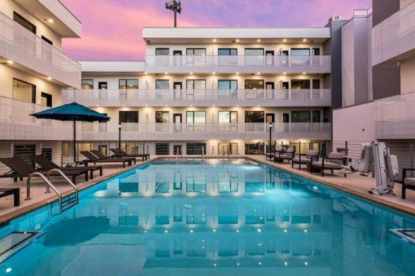 Amazing Downtown W Pool And Free Parking Holiday home Nashville