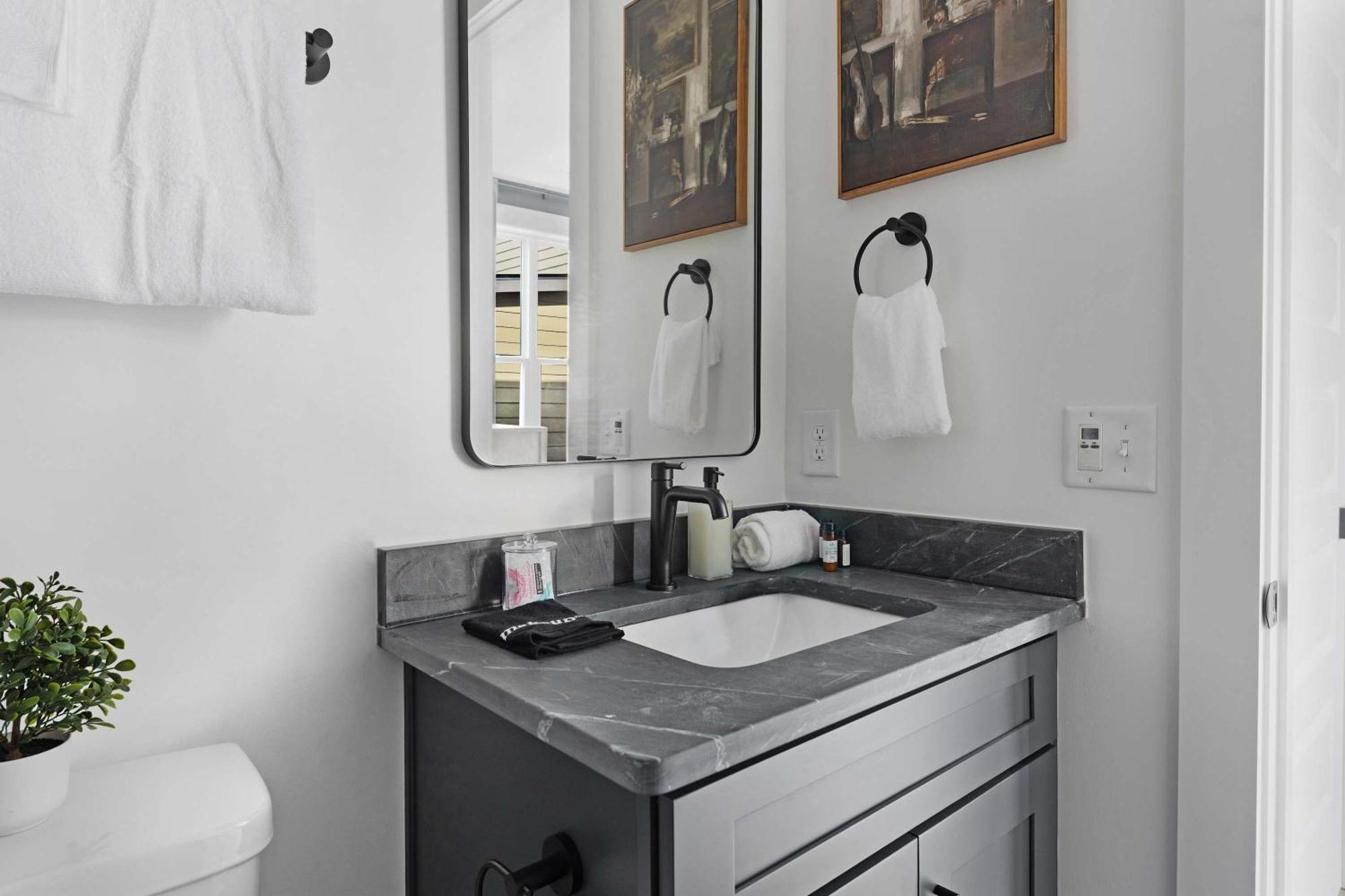 The Rosedale - Rooftop By Geodis Park Holiday home *