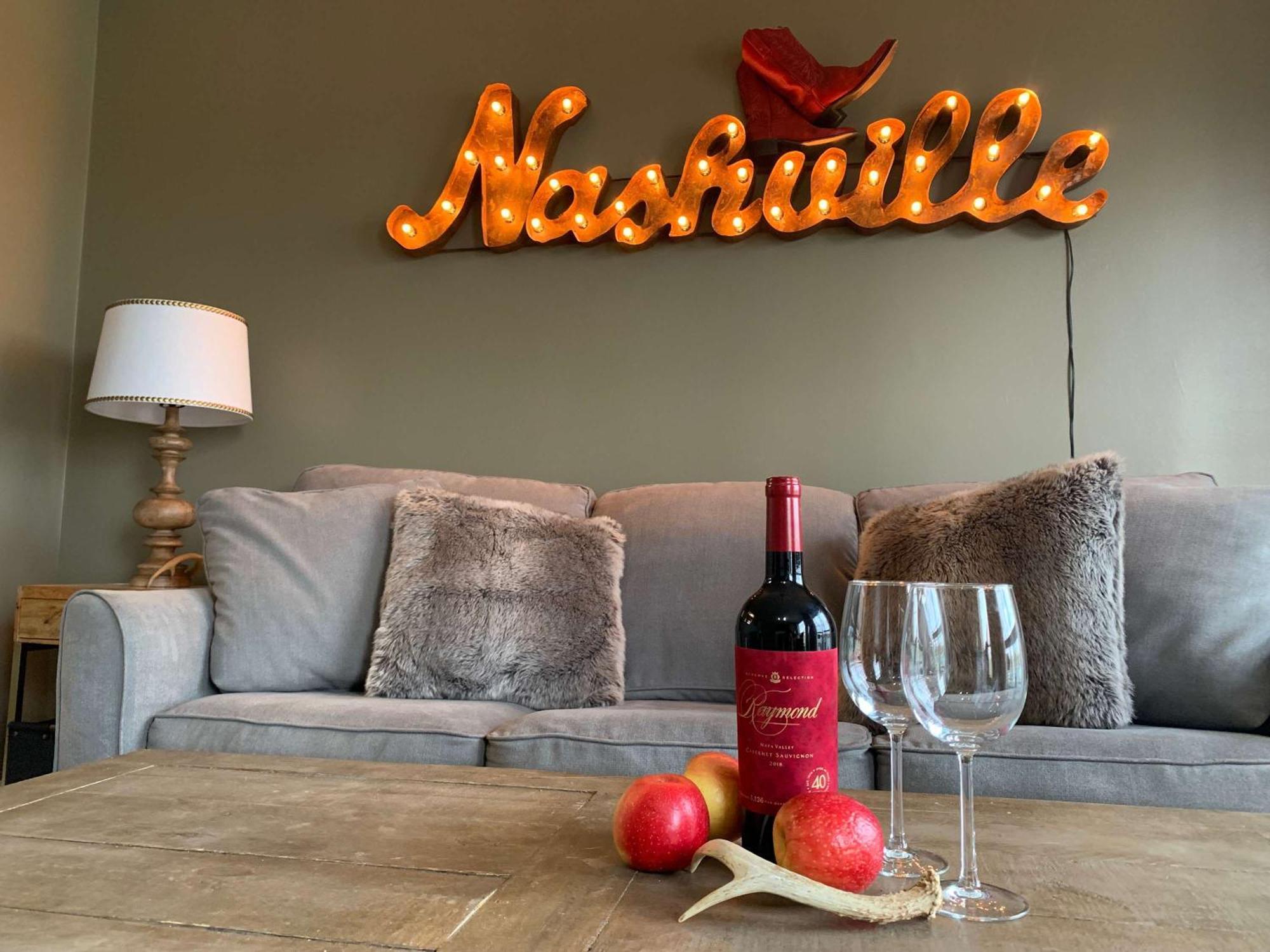 Riverfront In Dt Nashville