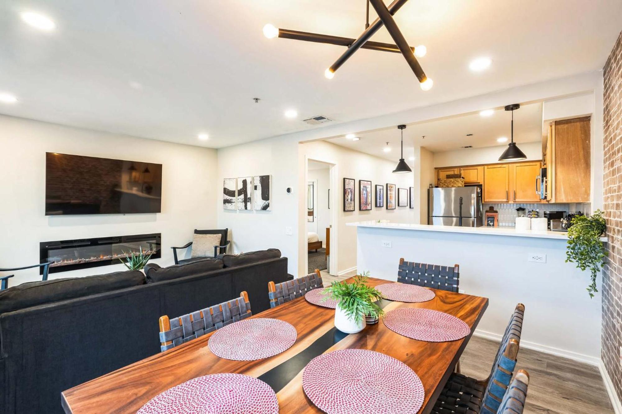 Holiday home 2 Bdr Riverfront Living In Downtown Nashville