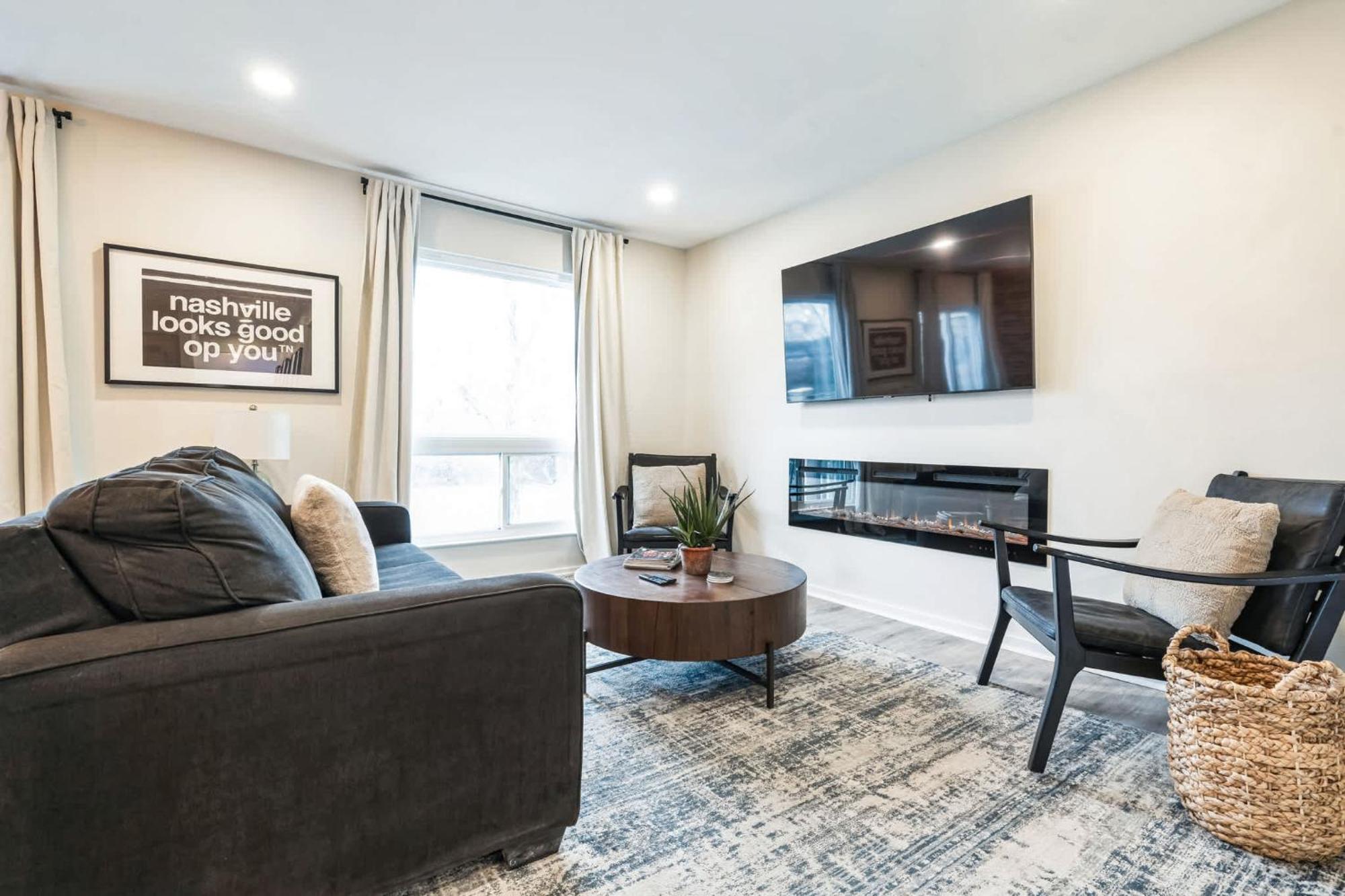 2 Bdr Riverfront Living In Downtown Holiday home Nashville