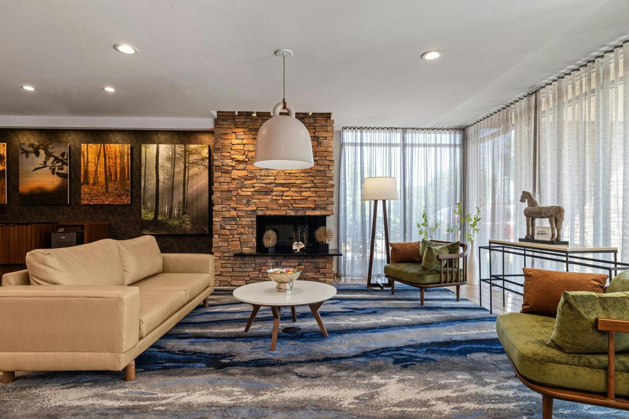 Hotel Fairfield & By Marriott Downtown-metrocenter 3*