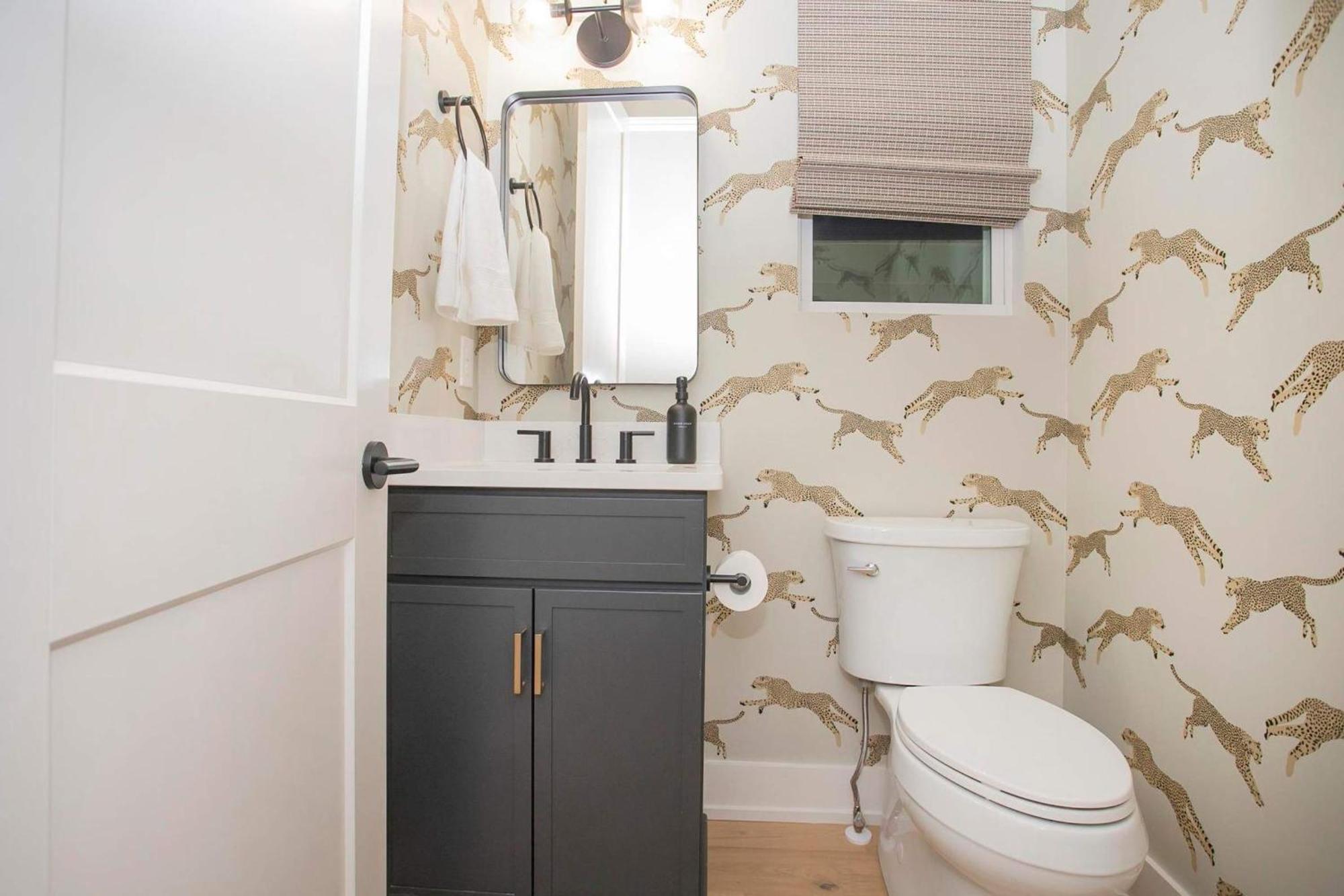 Holiday home 4 Bdr For 12 W Rooftop Deck & Firepit