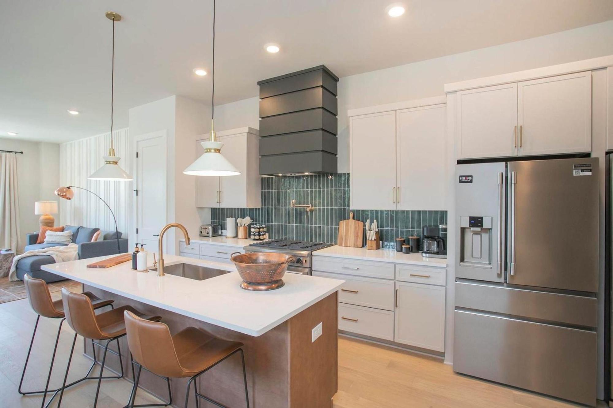 Holiday home 4 Bdr For 12 W Rooftop Deck & Firepit *