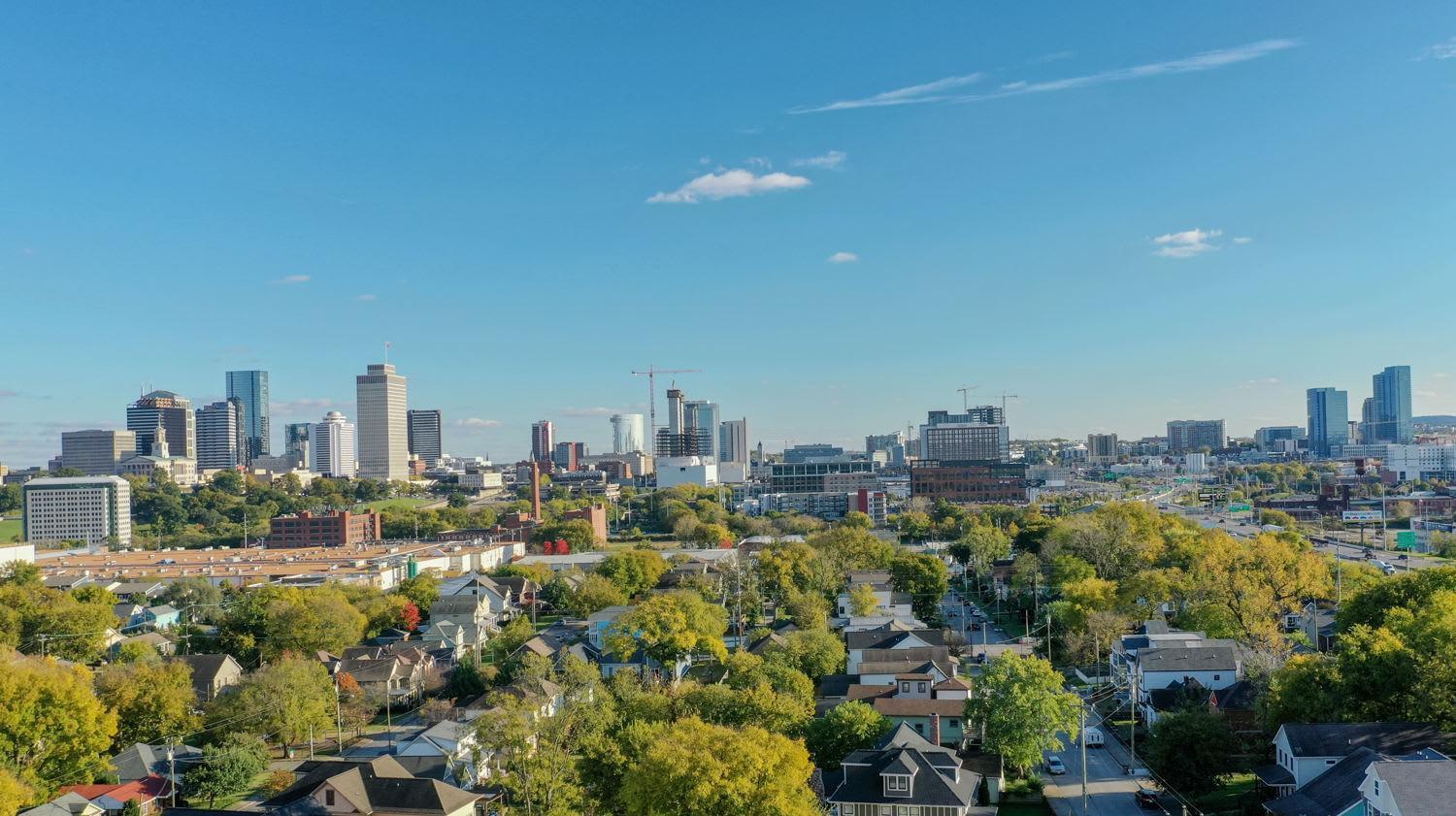 Dual - 1 Mile From Dt Nash & Farmers Market Holiday home