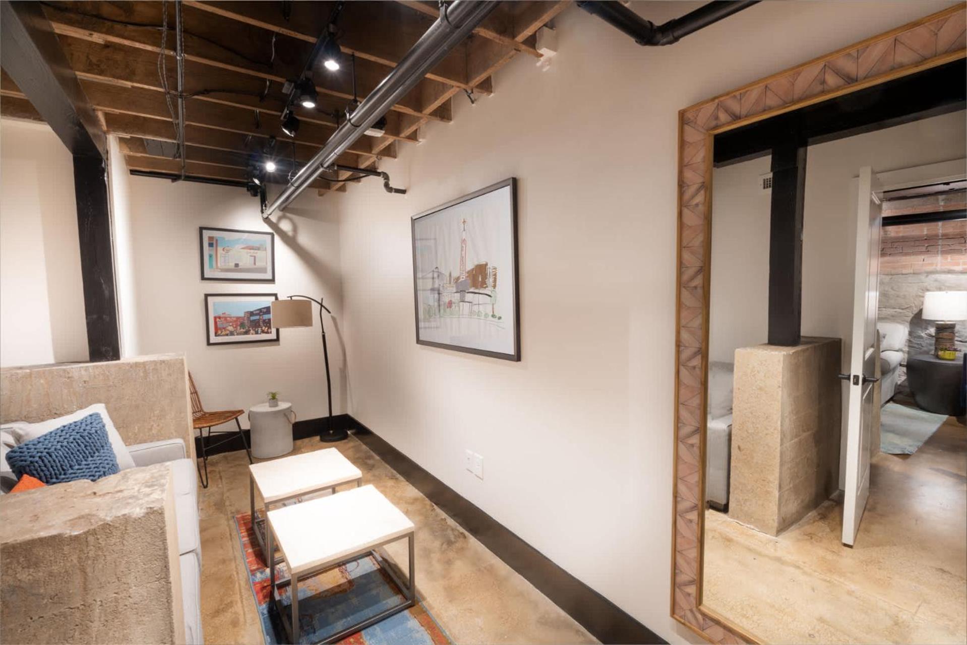 2 Separate Units With Exclusive Access To Club * Nashville