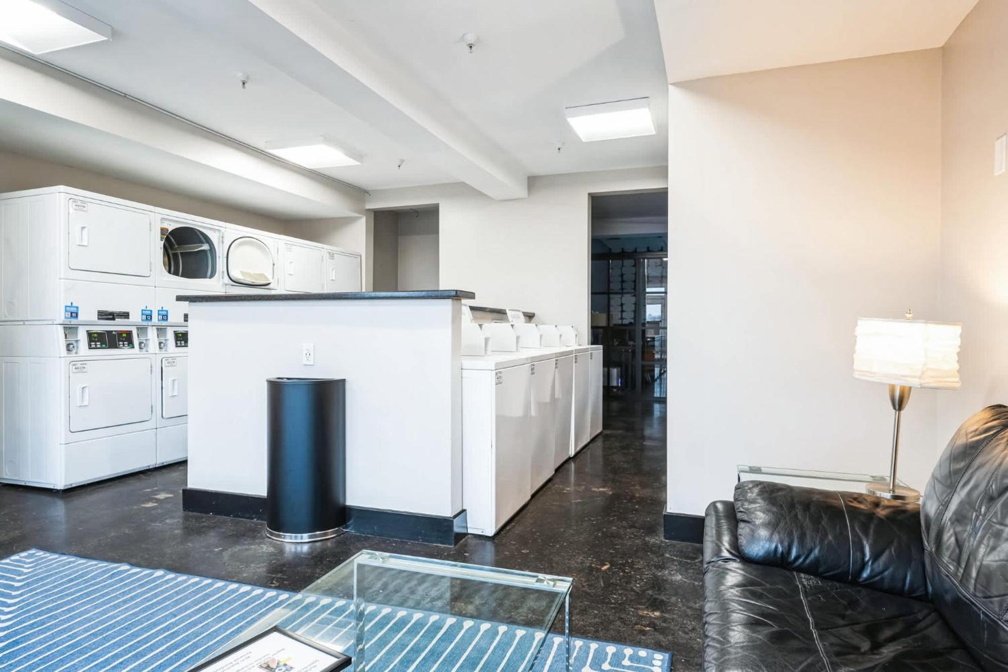 Holiday home 2 Bdr Riverfront Living In Downtown Nashville