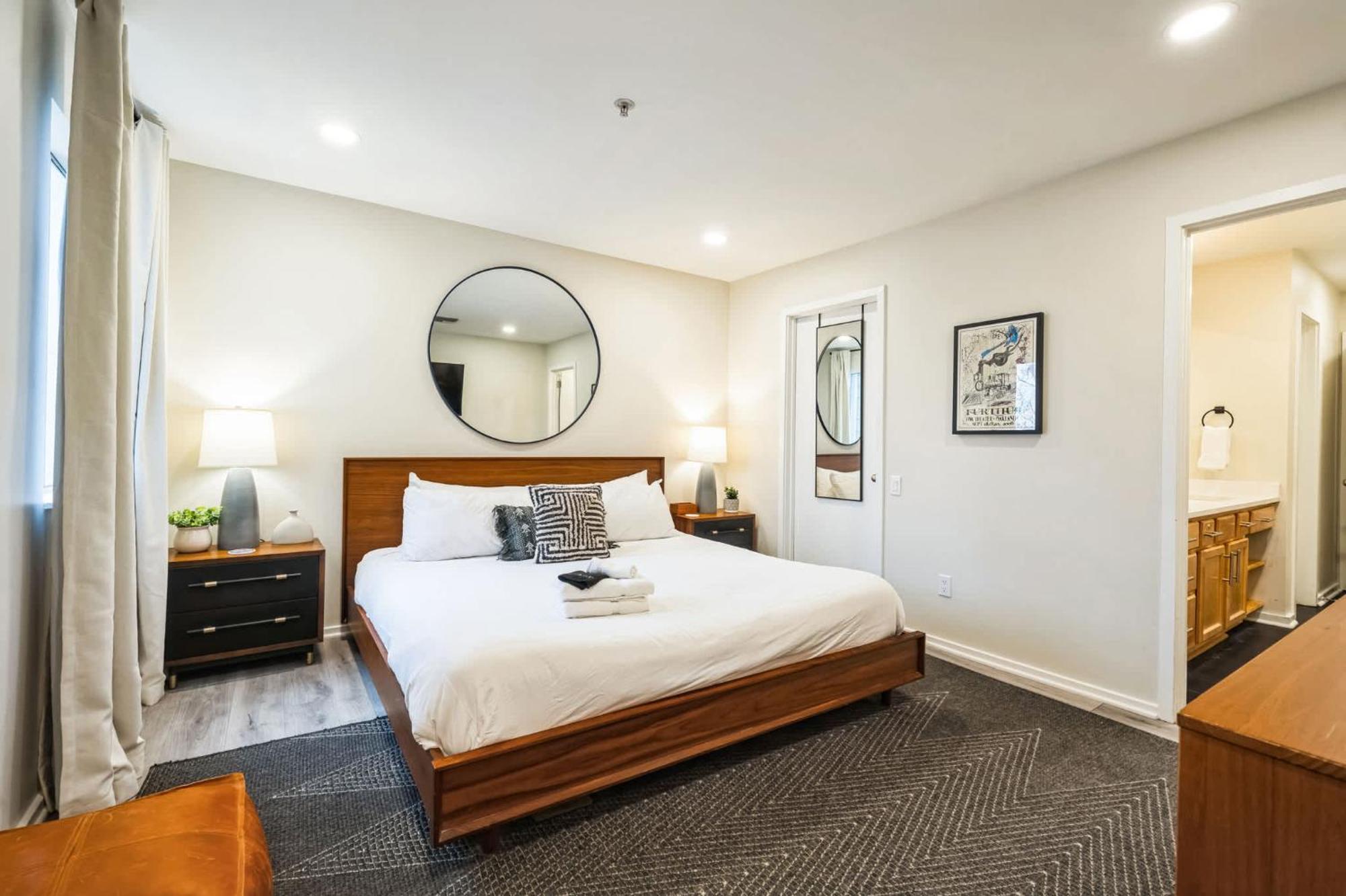2 Bdr Riverfront Living In Downtown Nashville