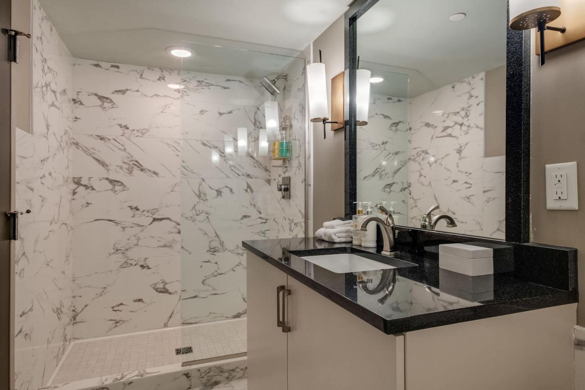 Riverfront Family Loft For 4 *