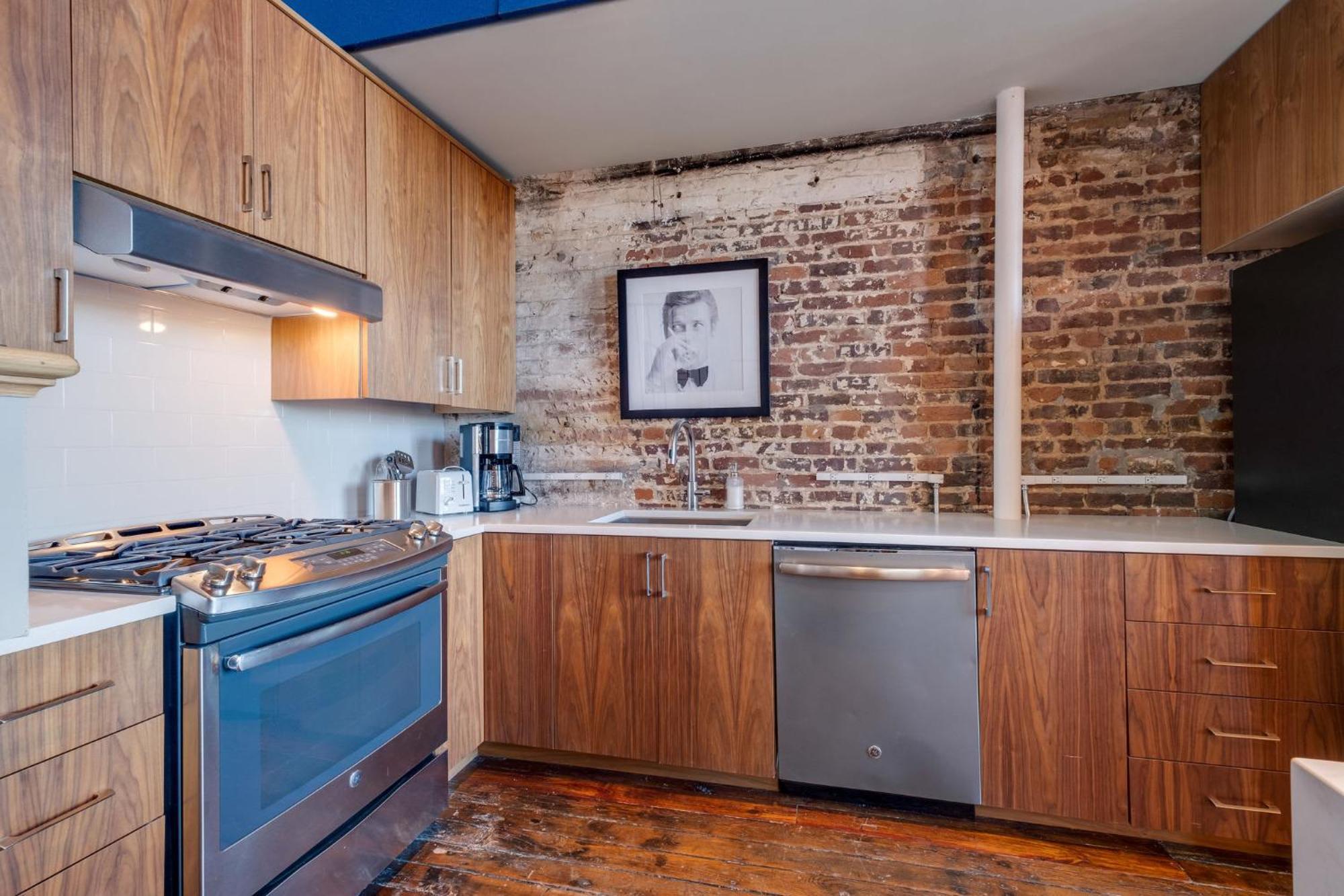 Riverfront Family Loft For 4