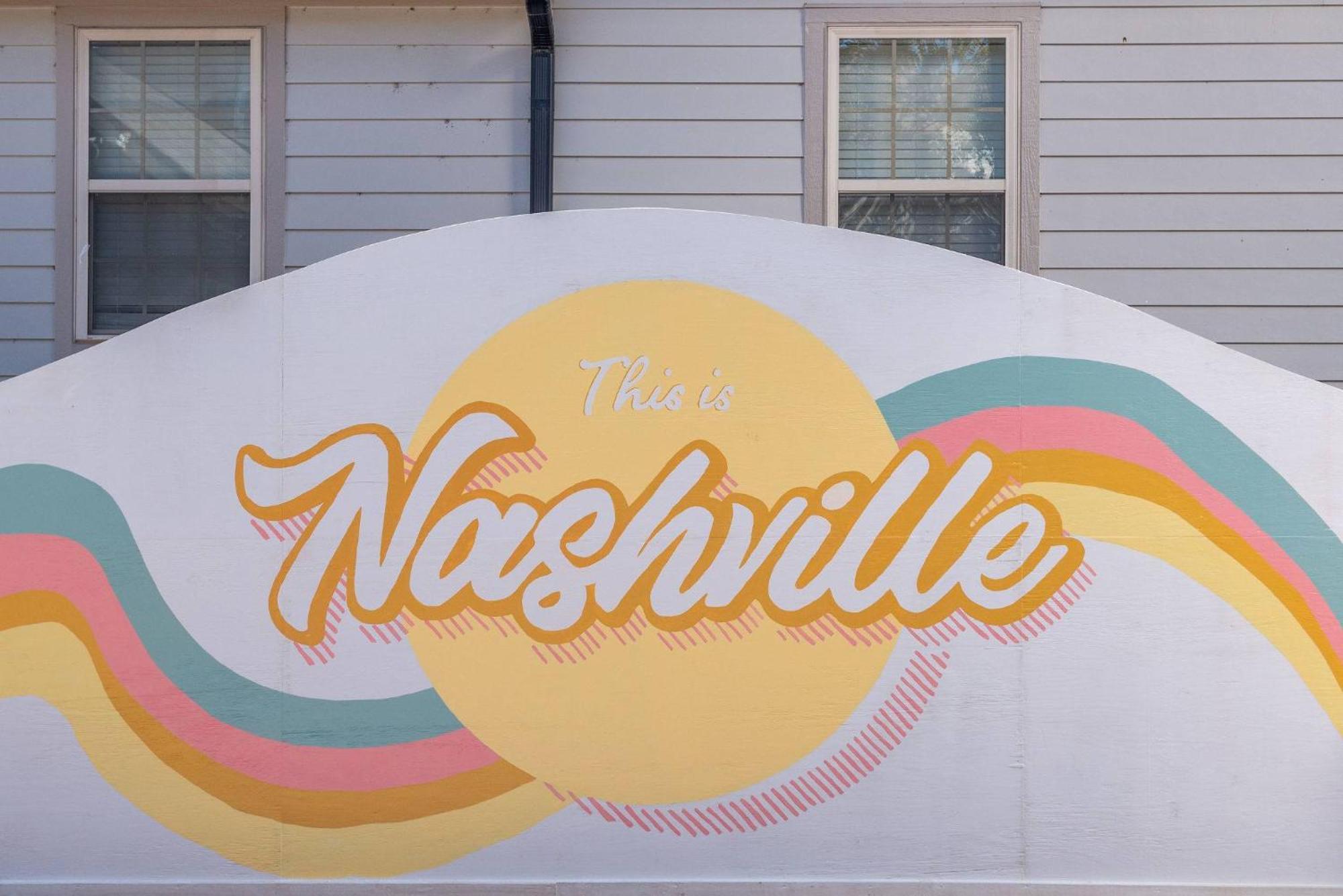 The Jolene Bubbly Bar With Views 5min To Dt Holiday home