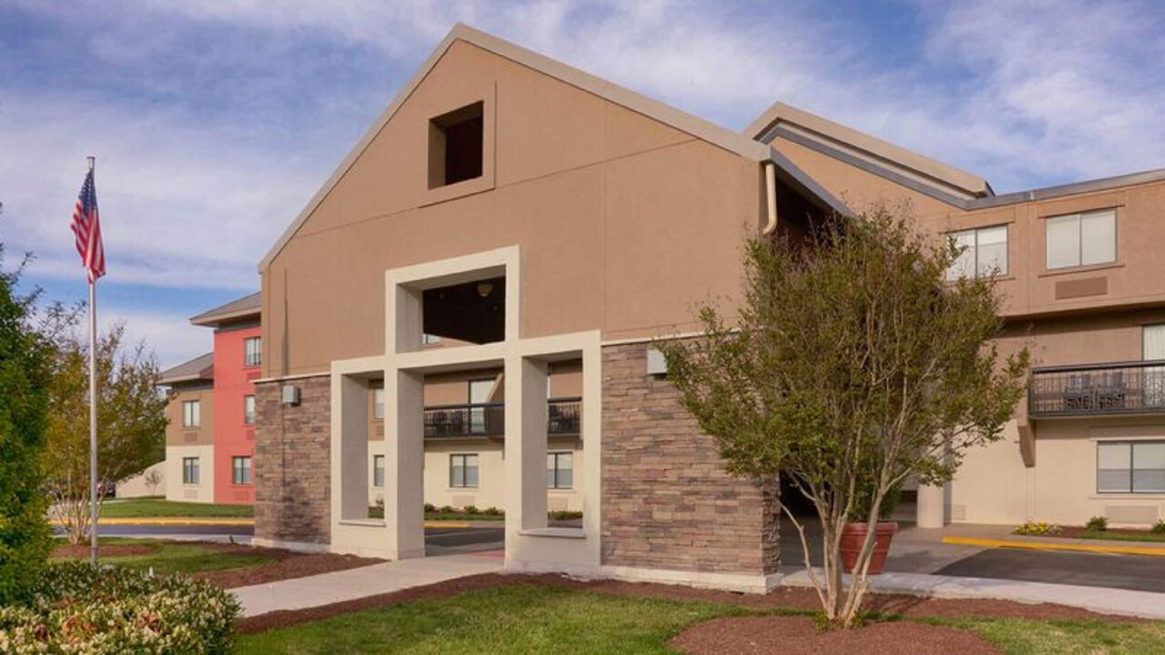 Express Airport By Ihg 3*