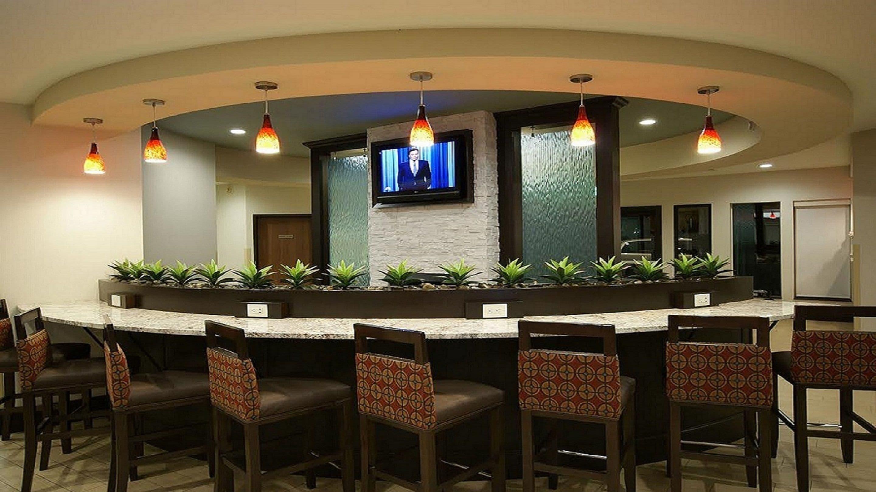 Club & Hotel