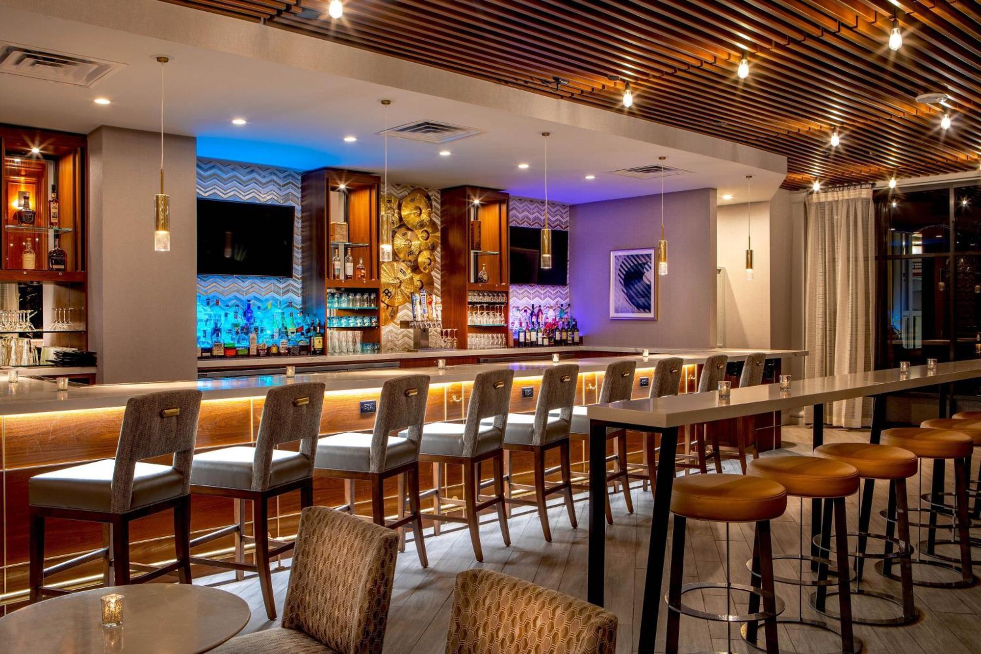 Sheraton Music Airport 4*