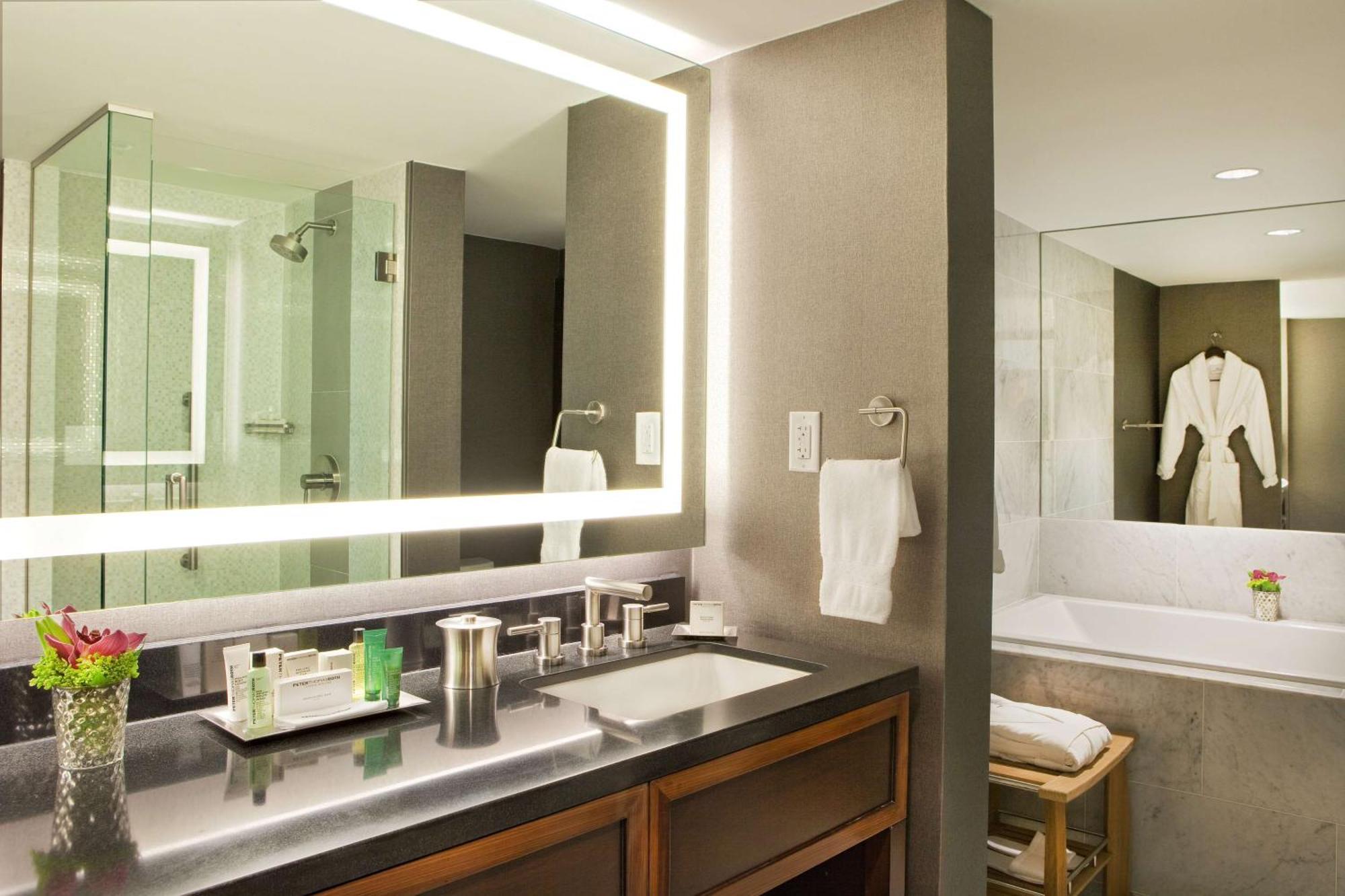 Hilton Downtown Nashville