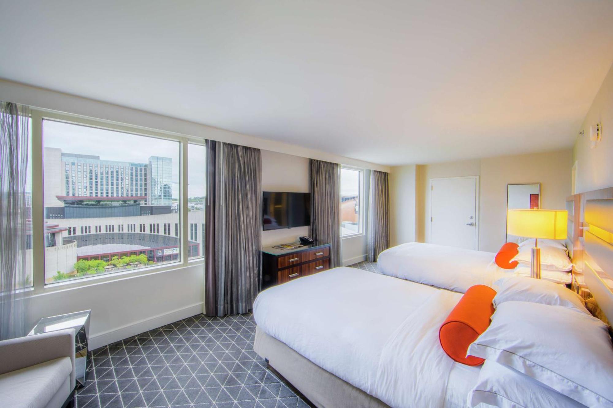 Hilton Downtown Hotel 4*