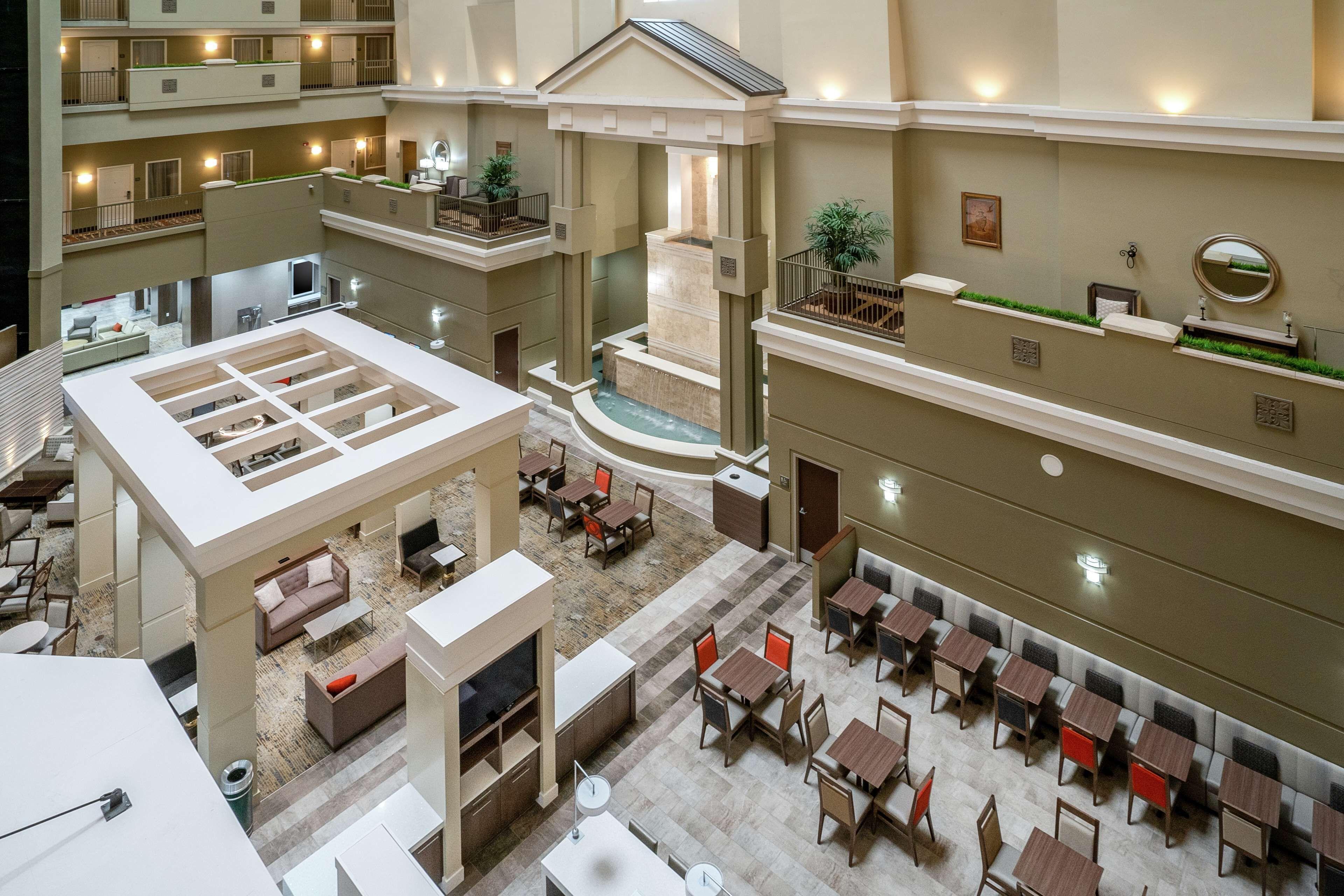 Hotel Embassy - At Vanderbilt 3*