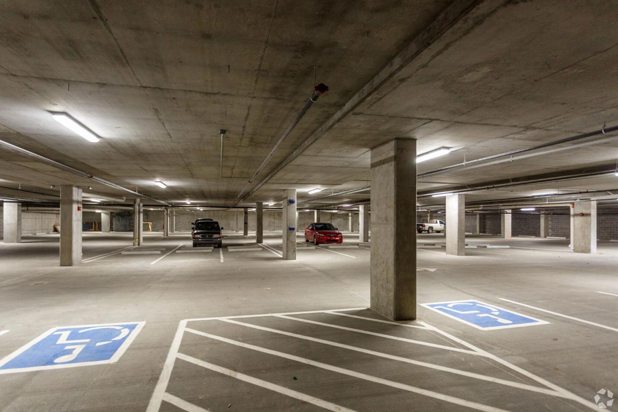 Landing Modern 1Bd Pool Gym * Nashville